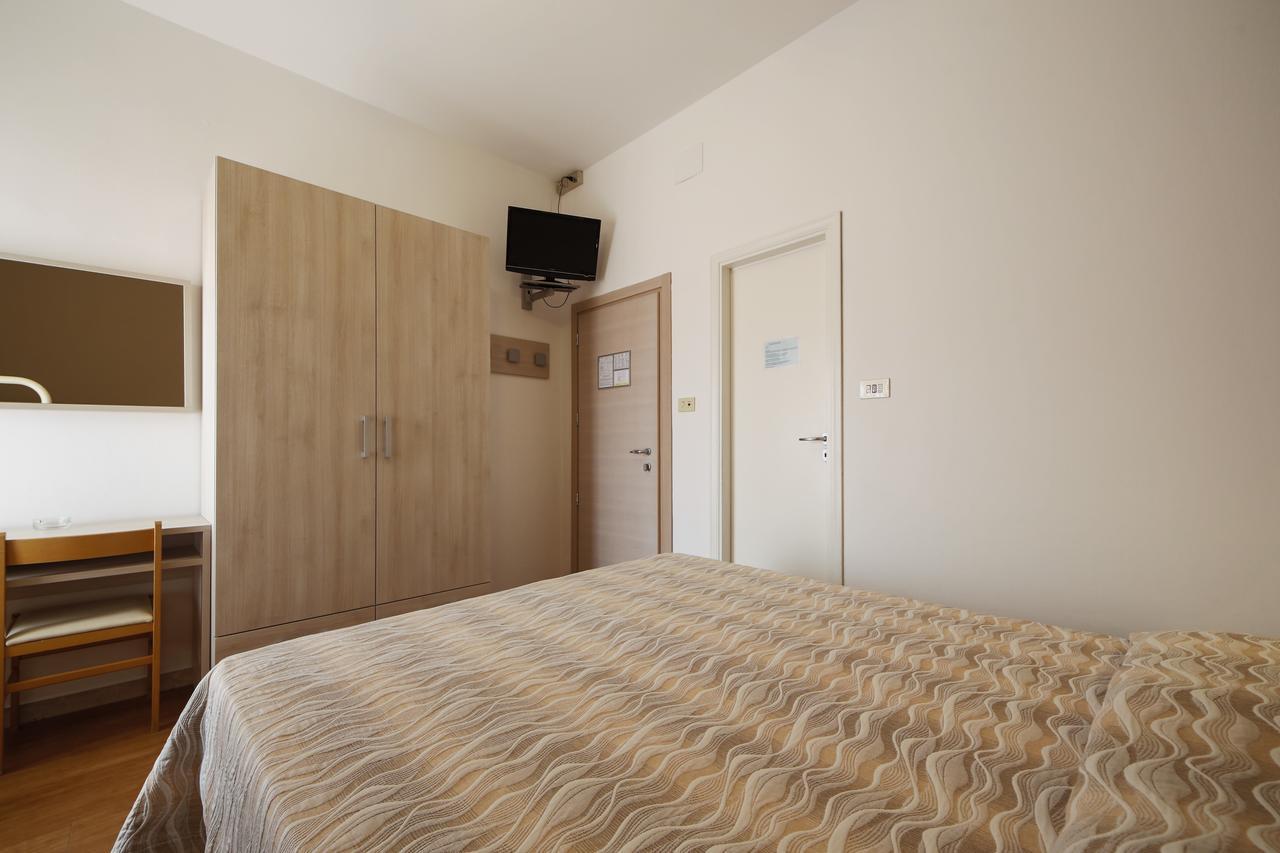 Hotel Susanna Rimini Cameră foto